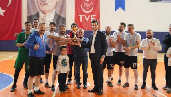 Erbaa'da kurumlararası futsal turnuvası tamamlandı