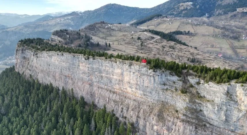 Eşsiz manzarasıyla Şahinkaya bölgenin yeni turizm merkezi olmaya aday gösteriliyor