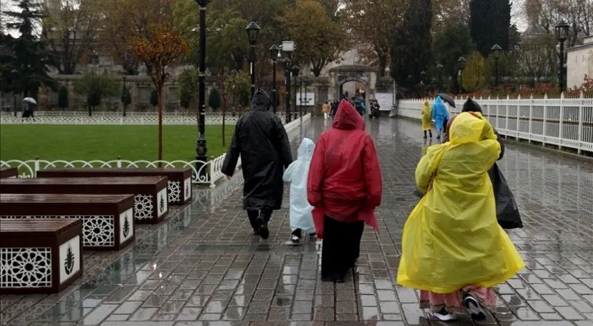 Pazar gününden itibaren soğuk ve yağışlı hava geliyor