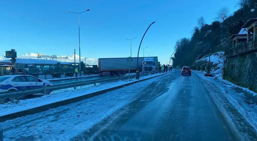 Rize'de buzlanma kazaya neden oldu