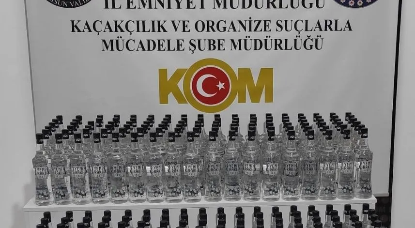 Samsun'da bir kamyonda 247 şişe kaçak içki ele geçirildi