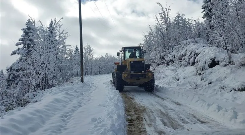 Rize'de 29 köy yolu ulaşıma kapandı