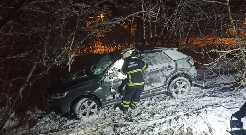 Şarampole devrilen otomobilin sürücüsü öldü