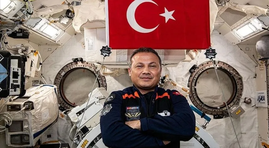 Astronot Gezeravcı, bugün yer çekimsiz ortamın bağışıklık sistemine etkisini araştırıyor