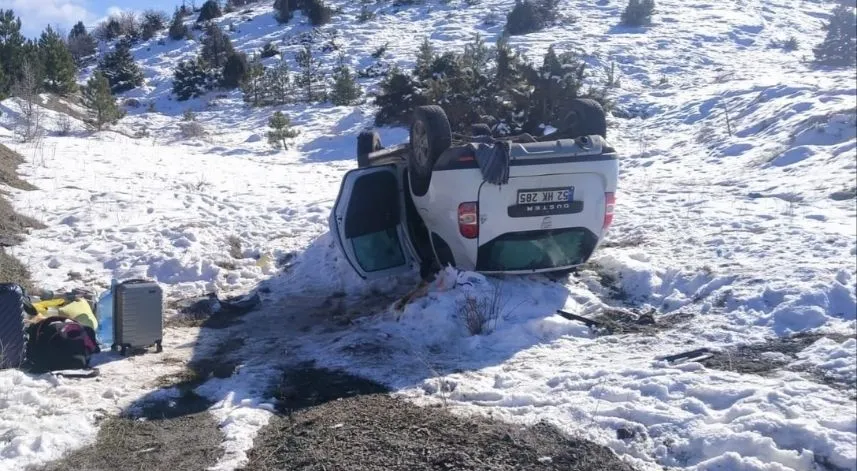 Tokat'ta otomobilin şarampole devrildiği kazada 3 kişi yaralandı