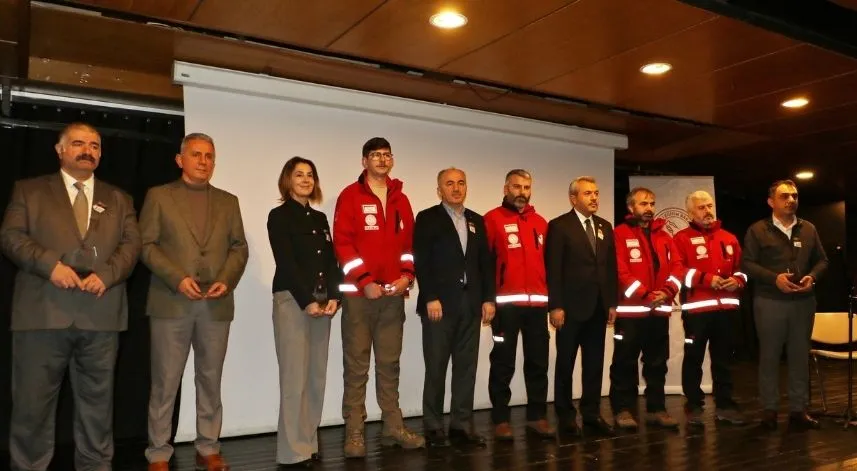 Depremde hayatını kaybeden vatandaşlar, Rize'de anıldı