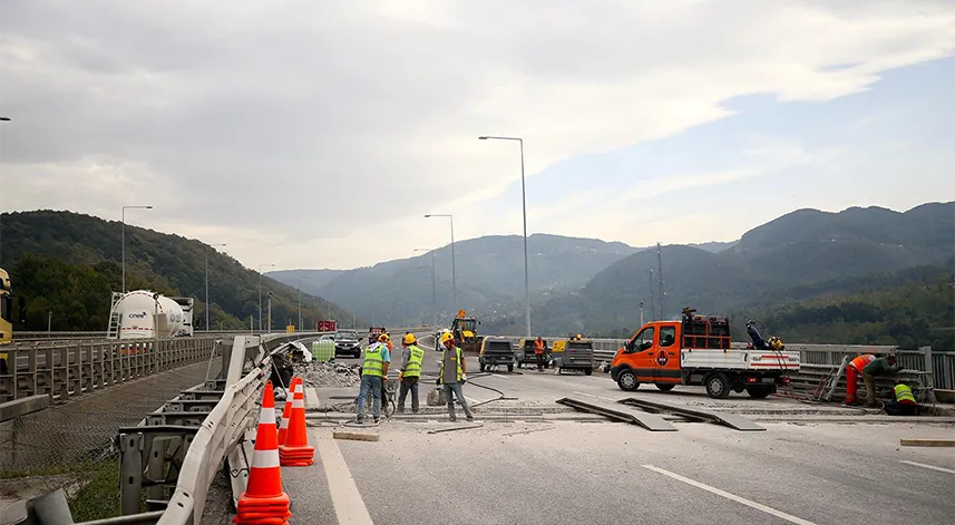 Trabzon Rize yolunda drenaj çalışması! Karayolları uyardı