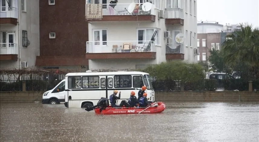 Antalya'daki şiddetli yağışta 1 kişi hayatını kaybetti