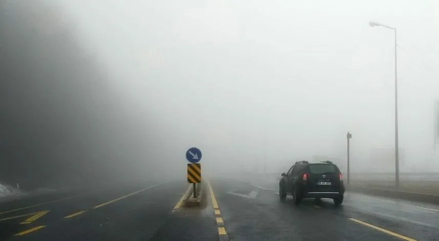 Bolu Dağı'nda sağanak ve sis etkili oluyor