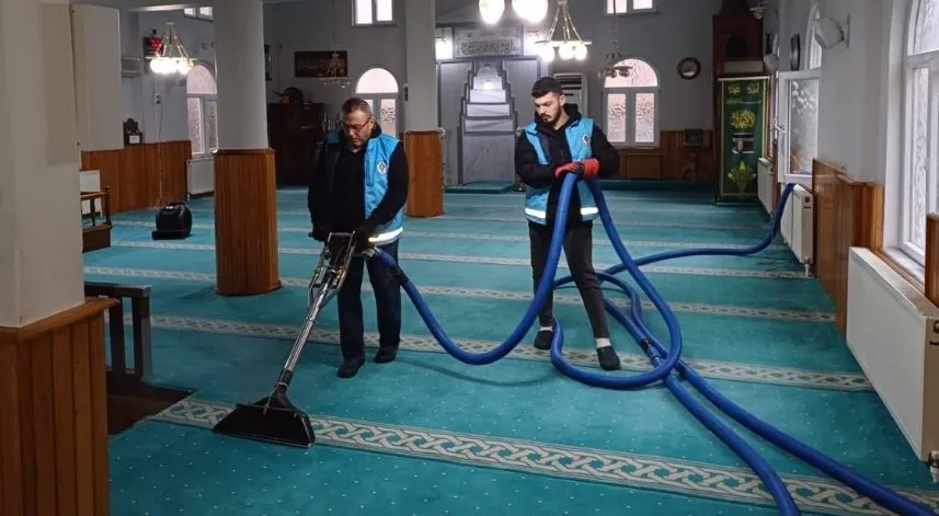 Rize’de camilerde Ramazan temizliği