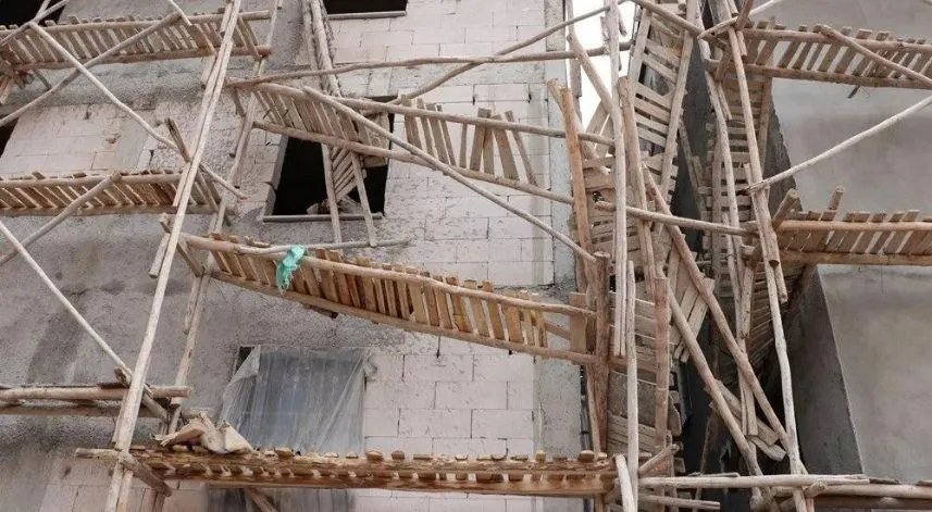 Gaziantep’te inşaat iskelesi çöktü