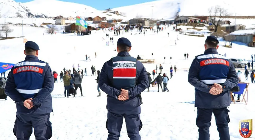 Rize'de kayak şenliği için jandarma ekipleri önlemleri aldı 