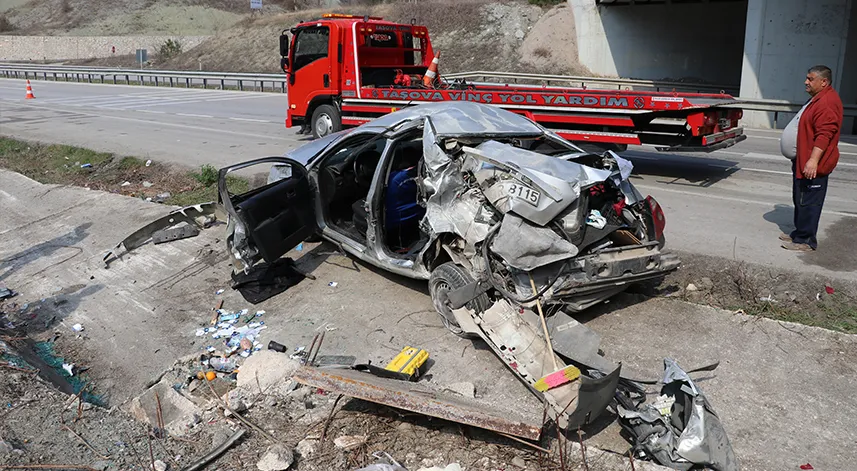 Cenaze yolunda kaza: 1 ölü, 1 yaralı