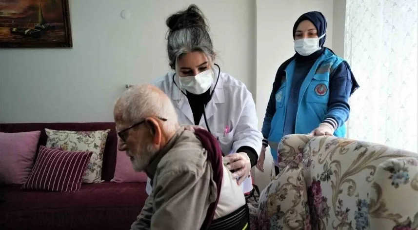 9 ayda 80 yaş ve üzeri bin hastaya evde sağlık hizmeti