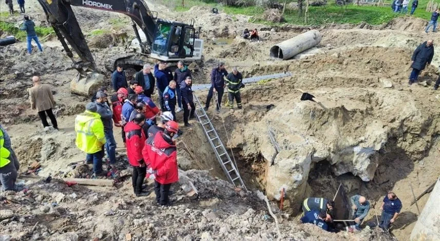Tekirdağ'da şantiyede toprak altında kalan 2 işçi öldü