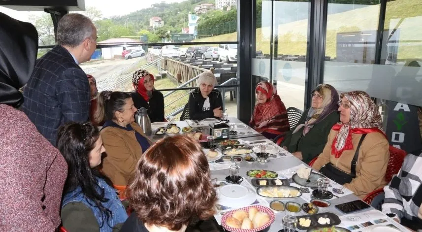 Başkan Metin, anneler ile bir araya geldi