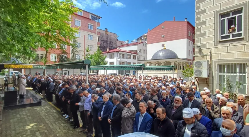 Hayatını kaybeden Pazar Müftüsü, son yolculuğuna uğurlandı