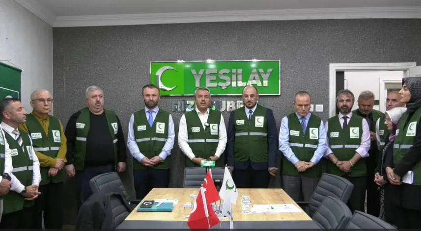 Rize Yeşilay, bağımlılıkla mücadele eğitimlerine devam ediyor