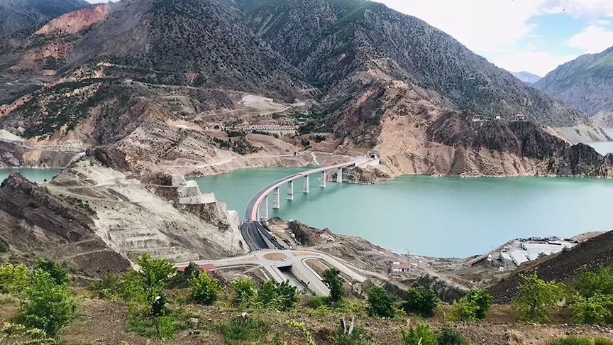 Yusufeli Merkez Viyadüğü yarın hizmete açılacak