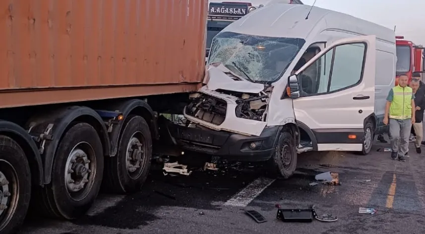 Anadolu Otoyolu'nda 4 aracın karıştığı trafik kazasında 1 kişi yaralandı