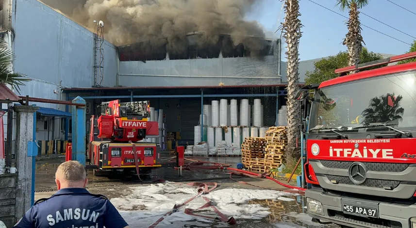 Samsun'da plastik fabrikasında yangın çıktı