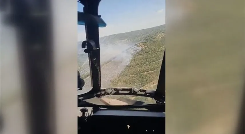 İzmir'in üç ilçesinde çıkan orman yangınlarına müdahale ediliyor