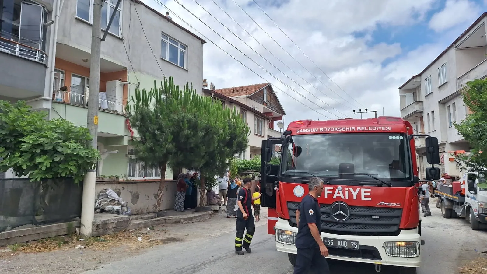 Samsun'da çatı katında çıkan yangın söndürüldü