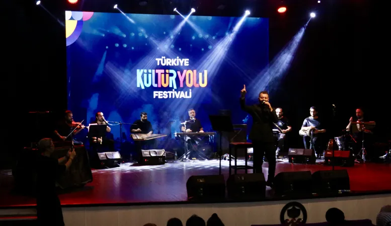 Trabzon'da 'İnsanlık Sahnesi Filistin Şiirleri ve Konser' programı düzenlendi