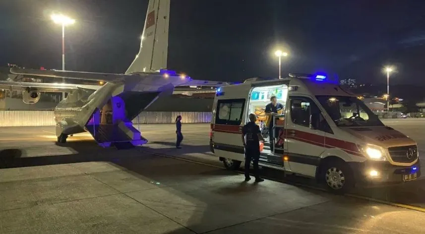 Trabzon'da kalp rahatsızlığı bulunan 2 çocuk ambulans uçakla Ankara'ya sevk edildi