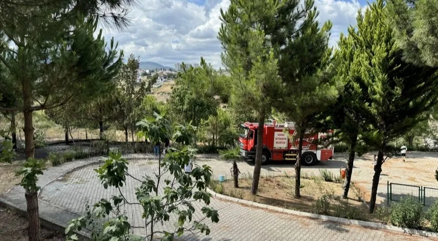 Samsun'da cami bahçesinde çıkan yangın söndürüldü