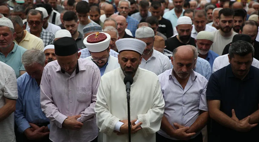 Rize’de Heniyye için gıyabi cenaze namazı kılındı