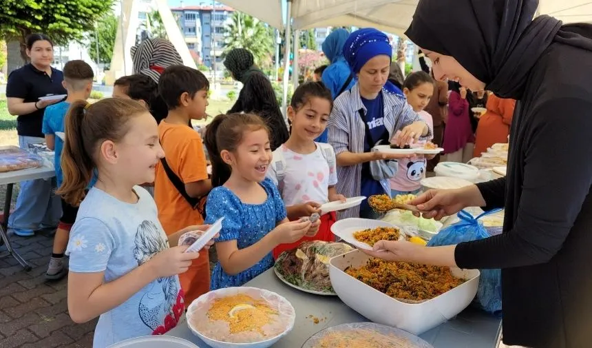 Samsun'da Gazze yararına kermes düzenlendi