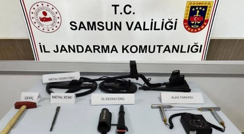 Samsun’da kaçak kazı yapan 3 kişi suçüstü yakalandı