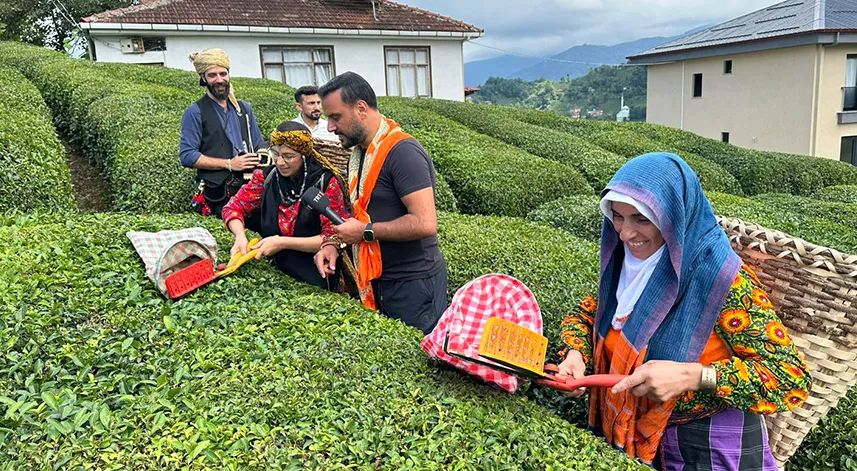 Ünlü sanatçı Rize’yi ziyaret etti