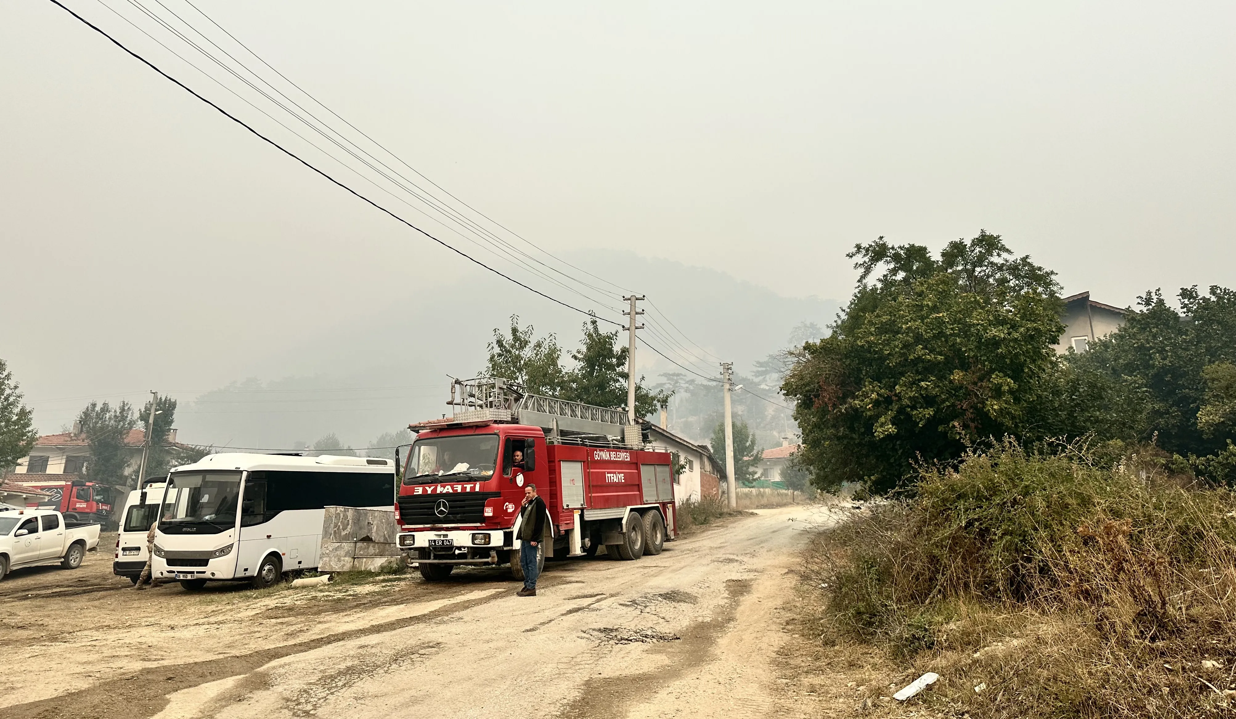 Ormanlık alanda çıkan yangına 45 saattir müdahale ediliyor