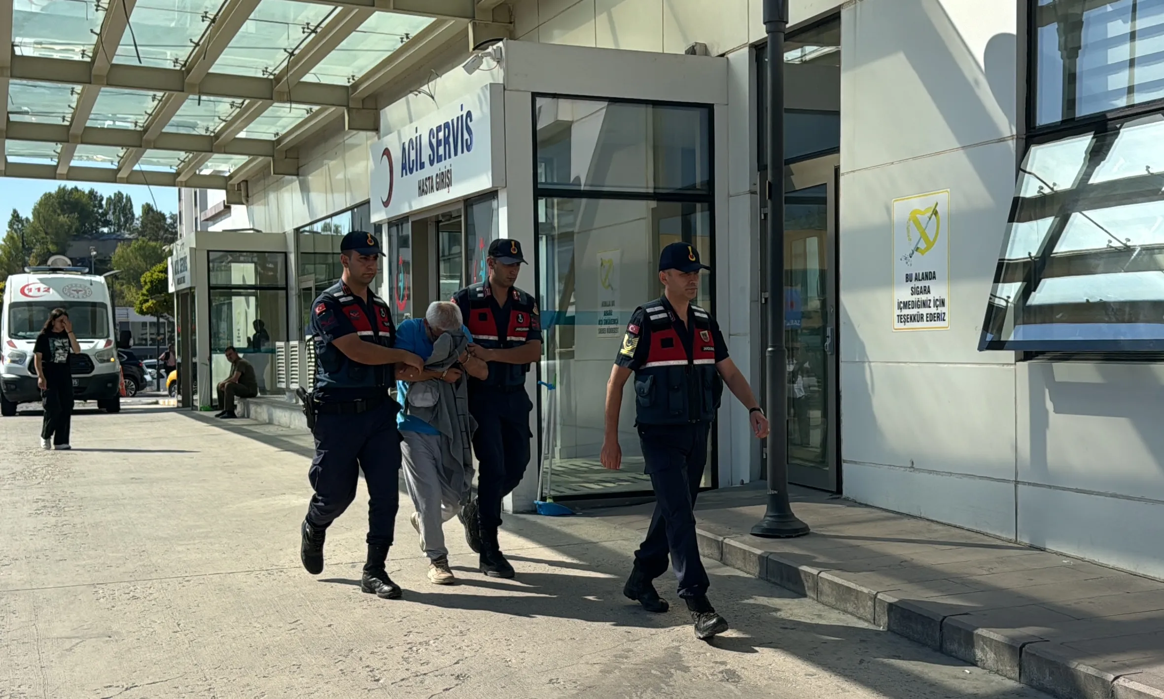 Kastamonu'da bir kişi oğlunu bıçakla öldürdü