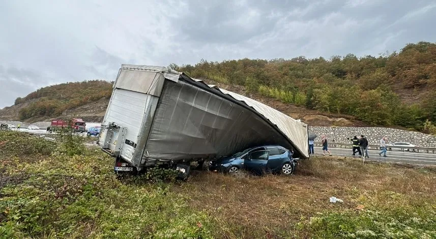 Samsun-Ankara kara yolundaki zincirleme trafik kazasında 3 kişi öldü, 6 kişi yaralandı