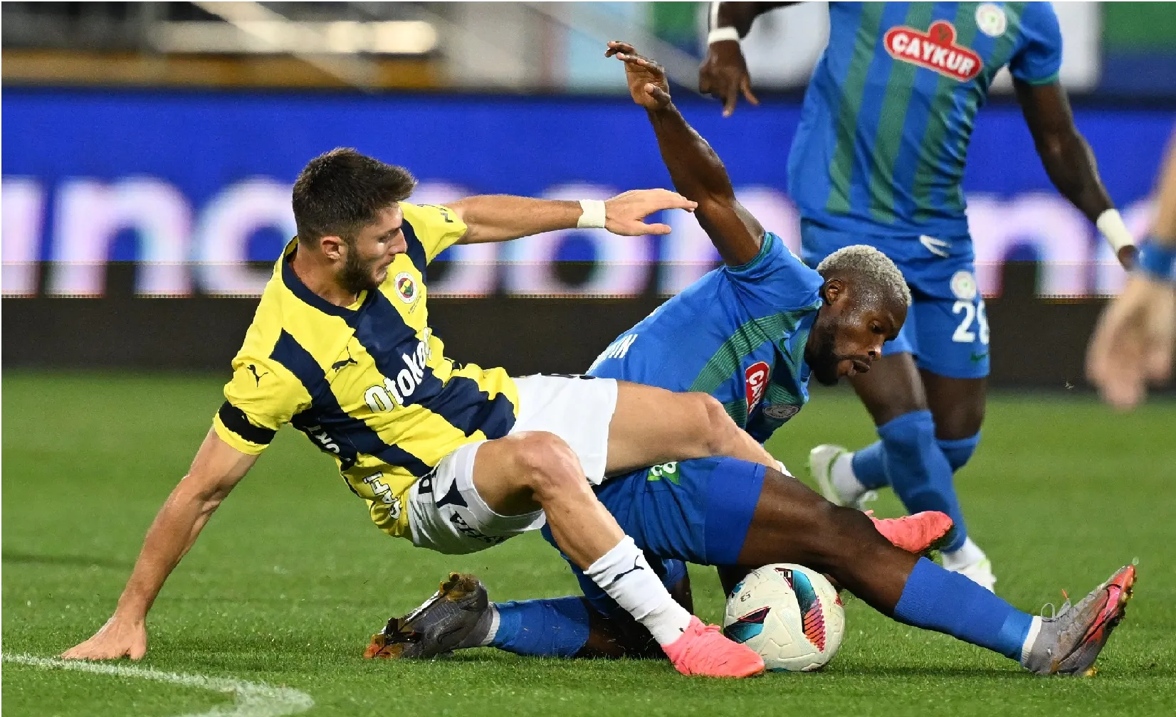 Çaykur Rizespor, Fenerbahçe'ye 5-0 mağlup oldu