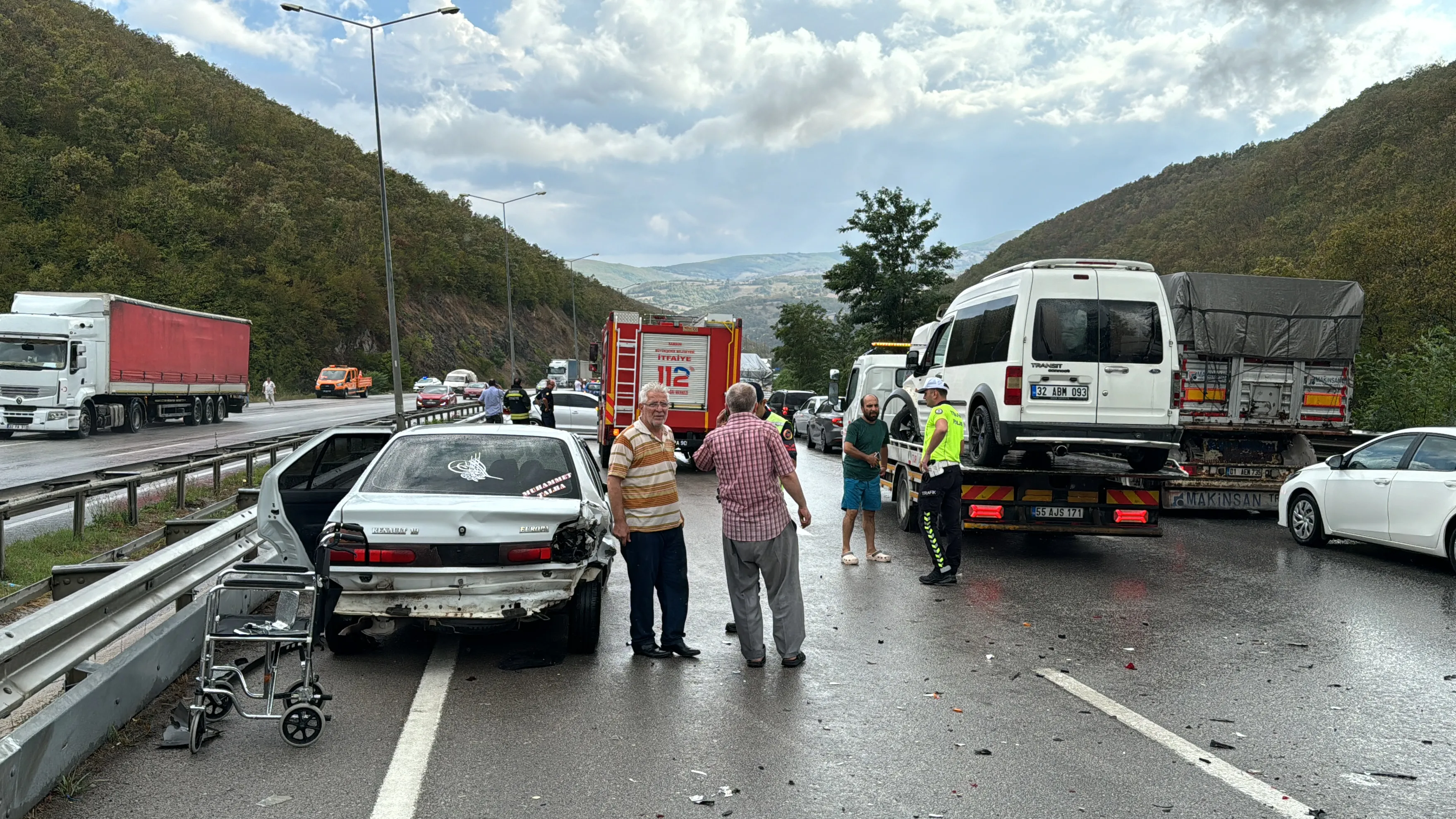 Zincirleme trafik kazasında 5 kişi yaralandı