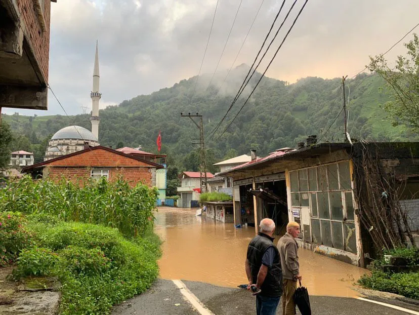 Rize'de sağanak yağışlar hasara neden oldu