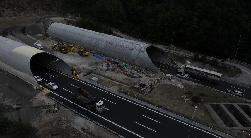 Bolu Dağı Tüneli İstanbul yönü 38 gün sonra ulaşıma açıldı