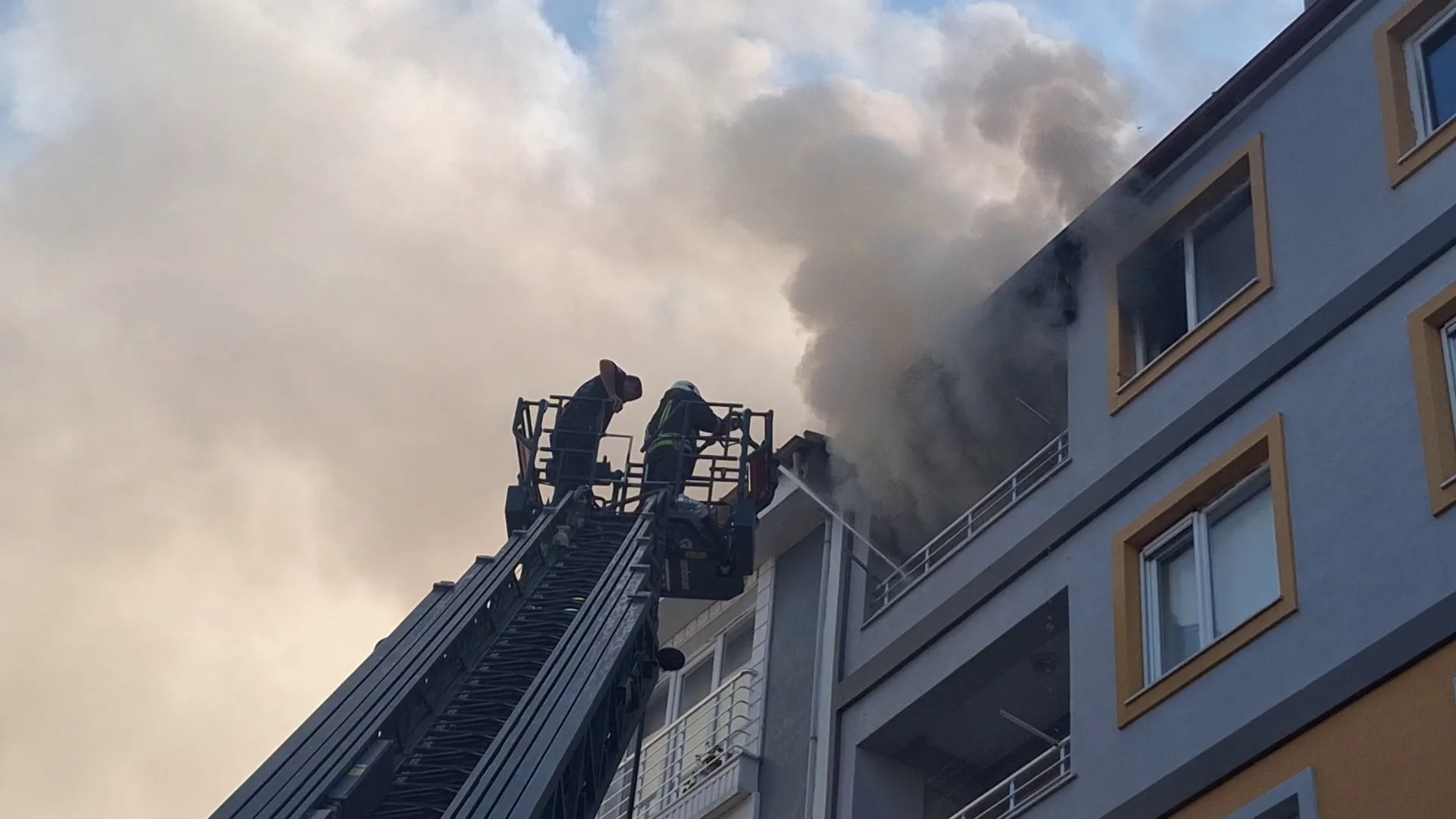 Samsun'da çıkan yangın sonucu evde hasar oluştu