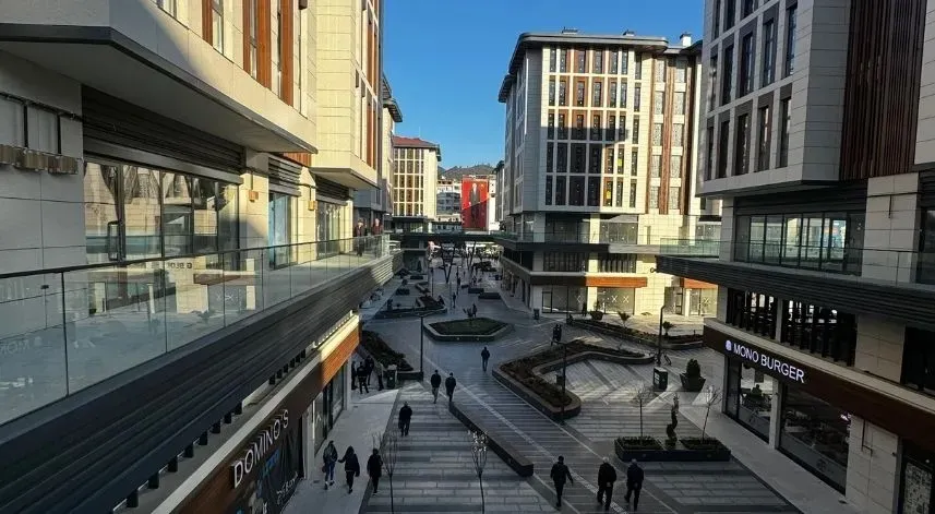 Rize'de Çarşı AVM, sosyal hayatın cazibe merkezi oldu