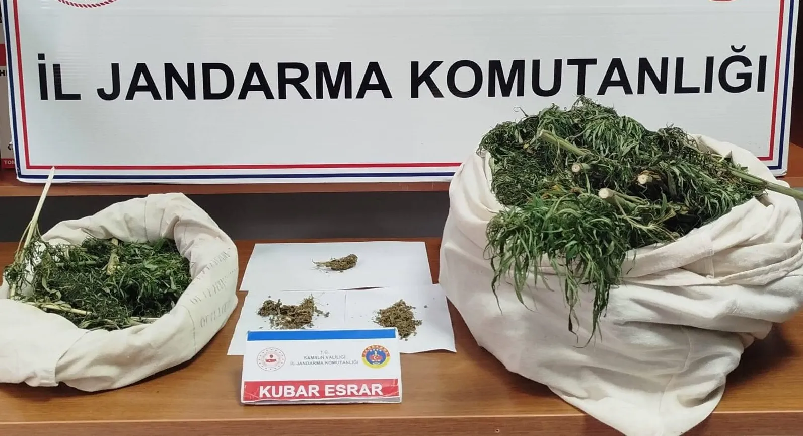 Samsun'da yaklaşık 10 kilogram esrar ele geçirildi