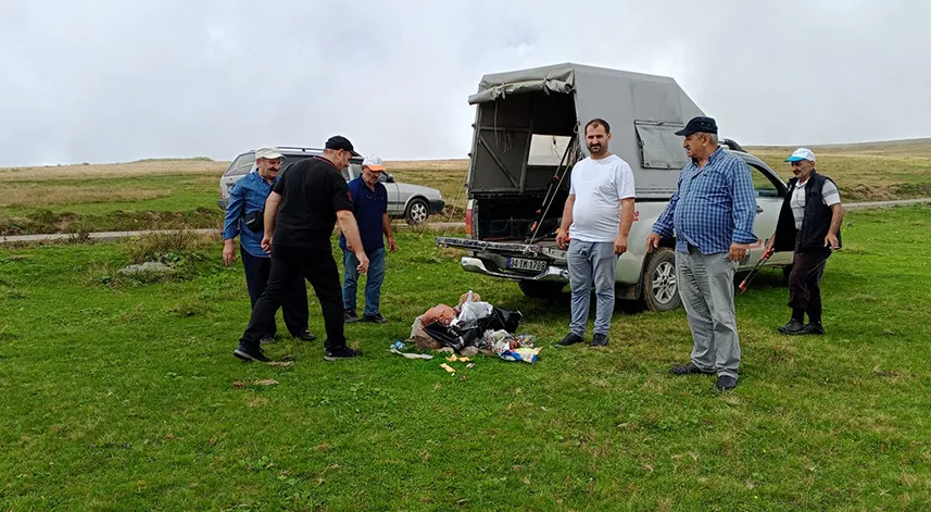 Handüzü Yaylası’nda çöpler temizlendi