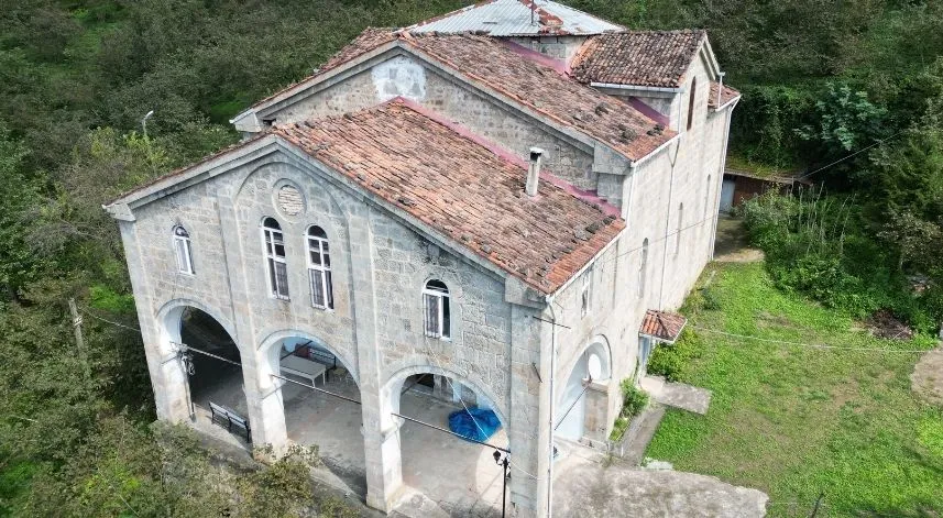 Yaklaşık bir asırdır cami olarak hizmet veriyor