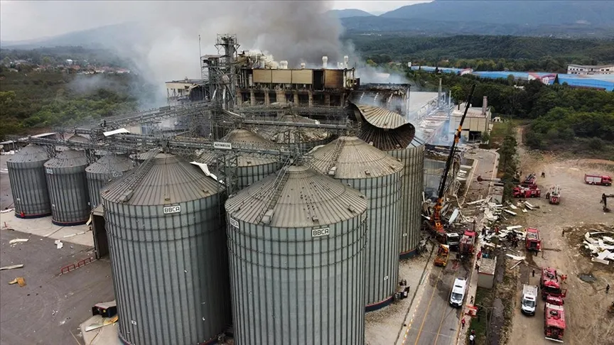 Sakarya'da makarna fabrikasındaki patlamada 30 kişi yaralandı