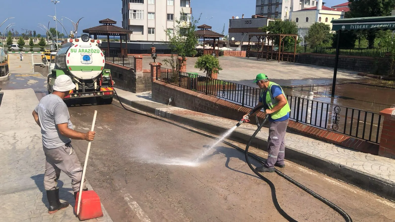 İyidere Belediyesi temizlik çalışmalarına aralıksız devam ediyor