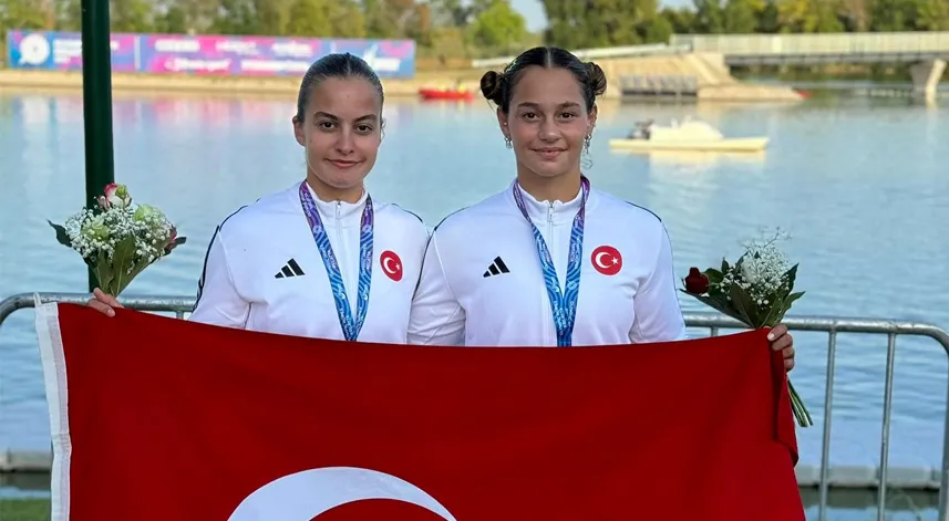 Rizeli genç sporcular Macaristan'da kürsüye çıktı