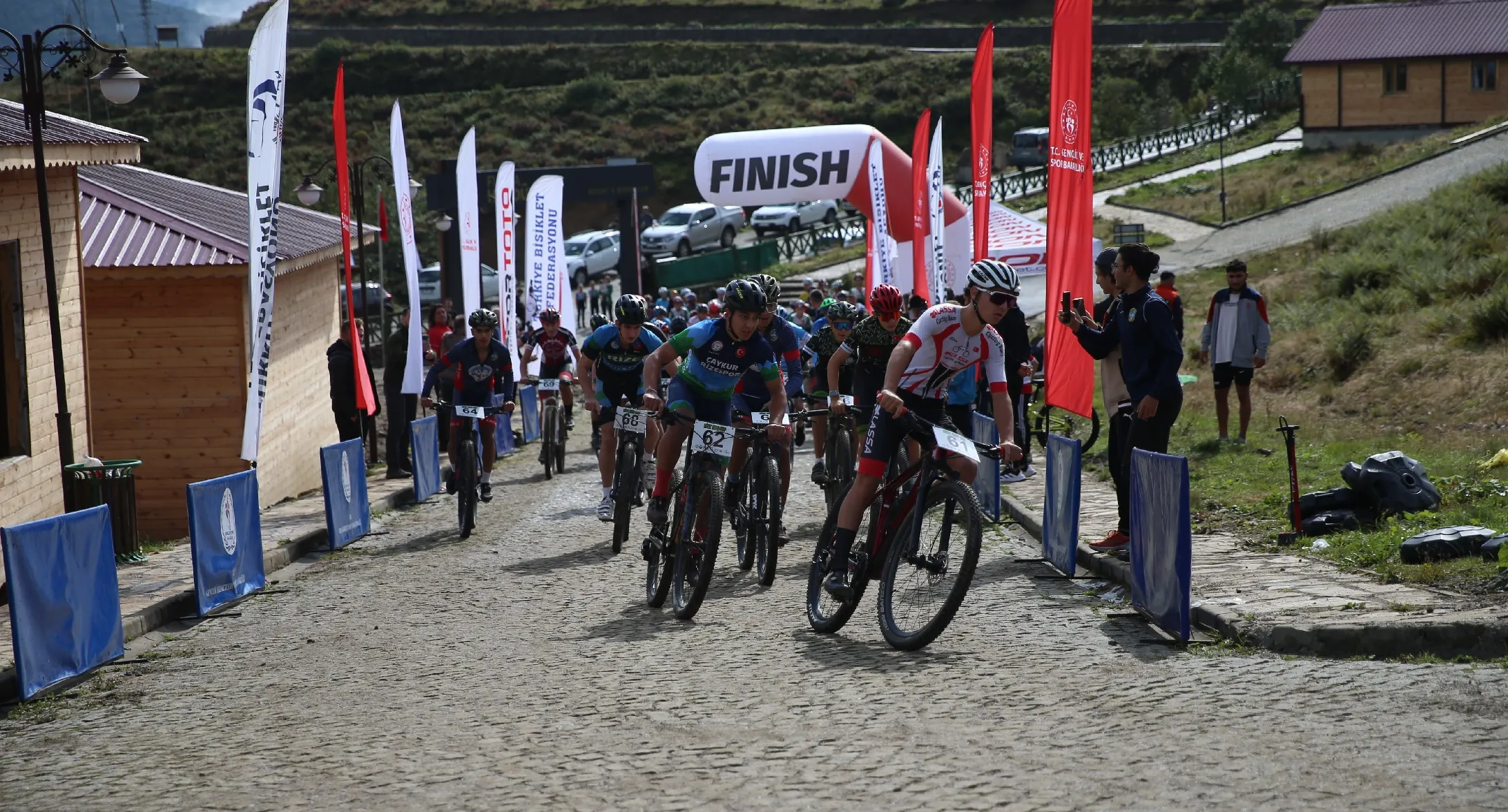 Rize'de Uluslararası MTB Cup Dağ Bisikleti Yarışları yapıldı